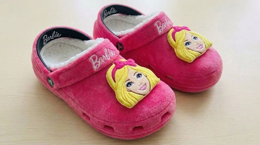 Wholesale Barbie Plush Clogs Cartoon Fuzzy Slippers Sherpa-Lined Winter Indoor Outdoor Garden Shoes Unisex