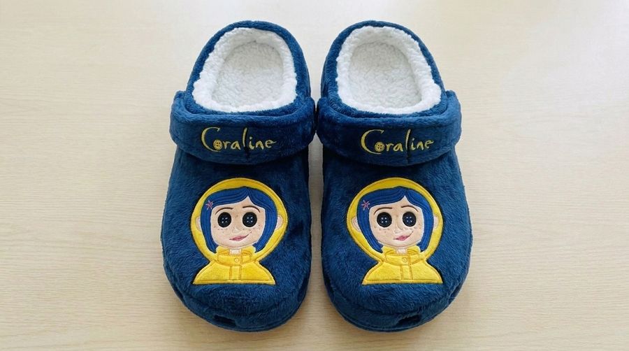 Wholesale Coraline Plush Clogs Cartoon Fuzzy Slippers Sherpa-Lined Winter Indoor Outdoor Garden Shoes Unisex