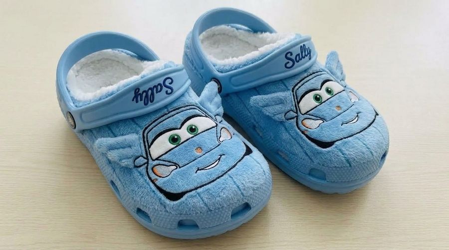 Wholesale Sally Plush Clogs Cartoon Fuzzy Slippers Sherpa-Lined Winter Indoor Outdoor Garden Shoes Unisex